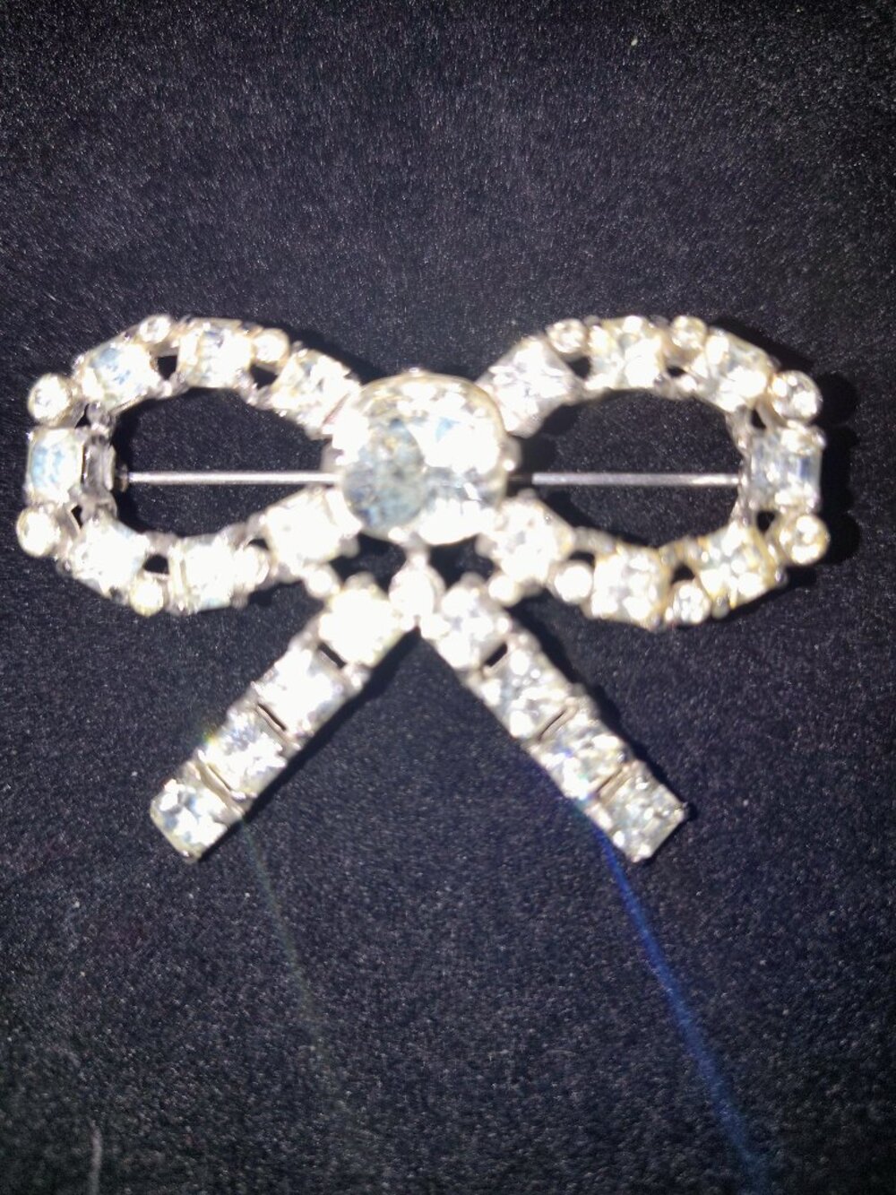 Vintage Clear Rhinestone Bow Brooch – Mid‑Century Silver Tone – 1.75"